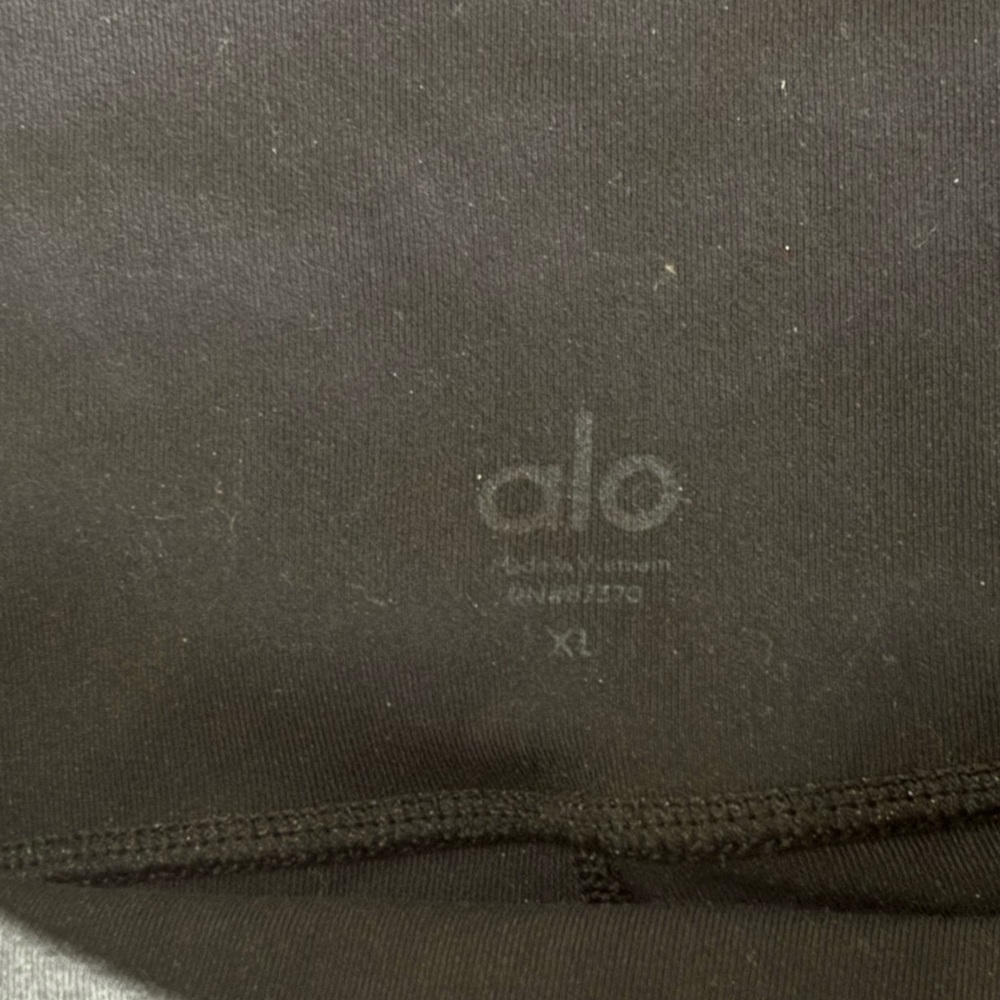 ALO Leggings - Picture 7 of 7